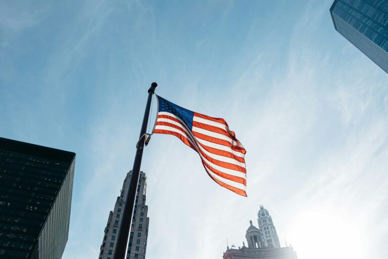 Из США депортировали 26 узбекистанцев — самолет приземлился в Ташкенте