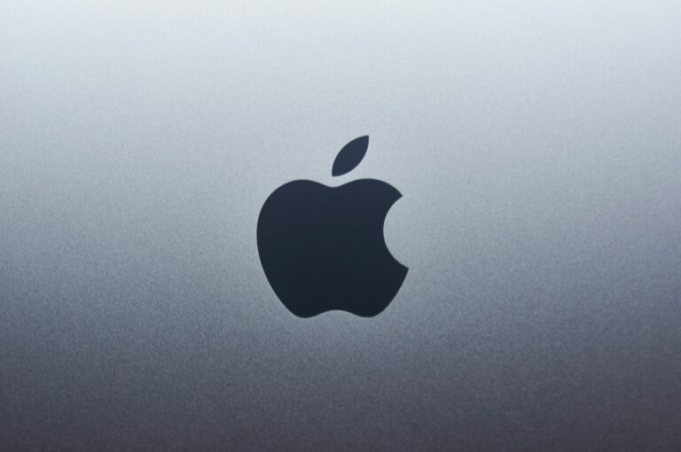 Apple заработала $29,6 млрд на фоне рекордного спроса на iPhone 17