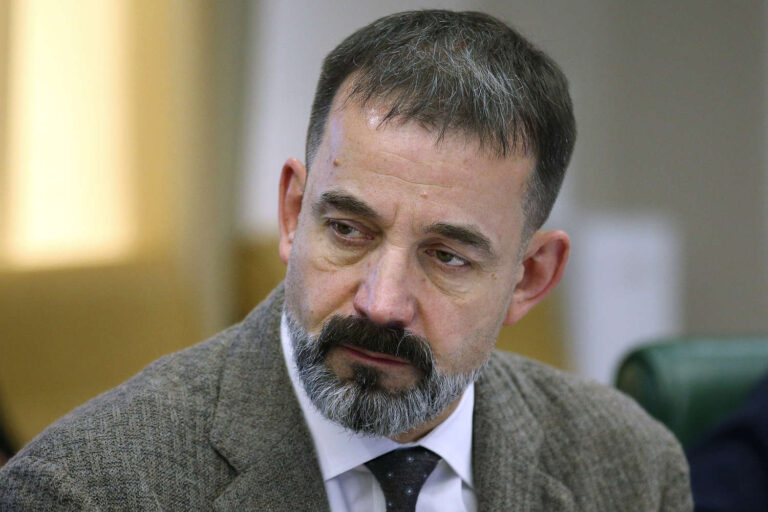 «Не водите детей на это произведение»: Дмитрий Певцов ужаснулся новому фильму «Буратино»
