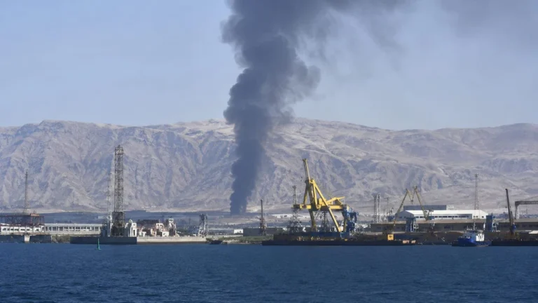 AQSh Eronning porti va shahariga zarba berdi