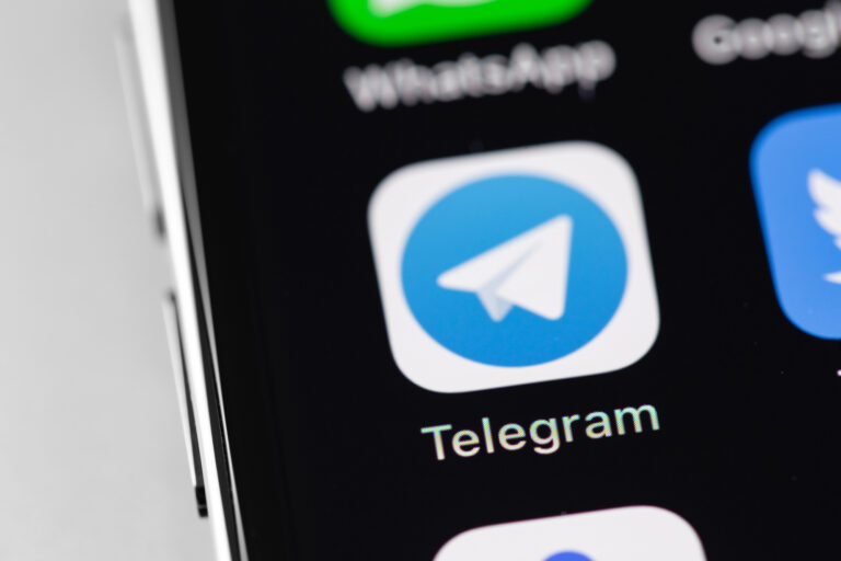 Telegram станет похож на Discord — в мессенджере тестируют сообщества