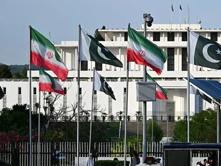 Iranian President Pezeshkian Visits Pakistan Amid Efforts to Finalise U.S.-Iran Deal