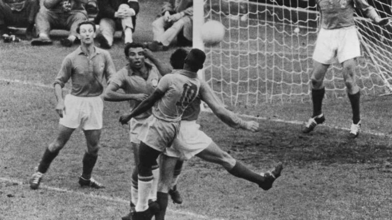 Pelening JCh finalidagi futbolkasi sotuvga qo‘yildi
