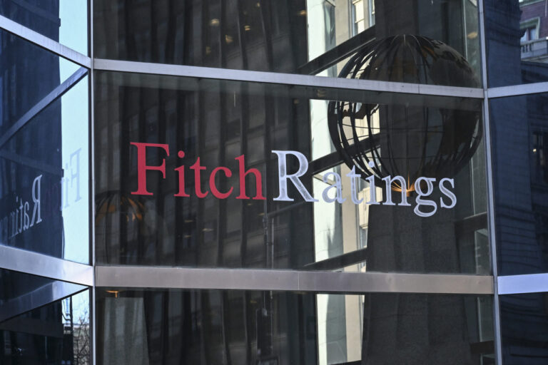 Fitch O‘zbekistonning suveren kredit reytingi prognozini “barqaror”dan “ijobiy”ga yaxshiladi