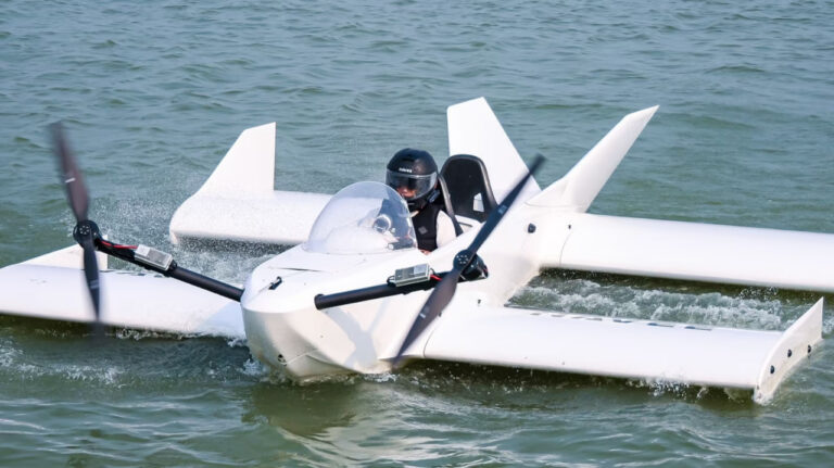 Suv ustida “uchuvchi” WaveFly 5X yangi ekranoplani taqdim etildi