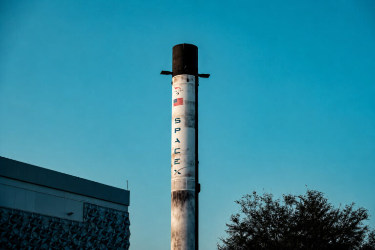 SpaceX IPO'si minglab xodimlarni millioner qilishi mumkin