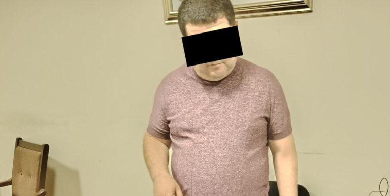 Namanganda ta’lim tizimi xodimlari pora bilan ushlandi