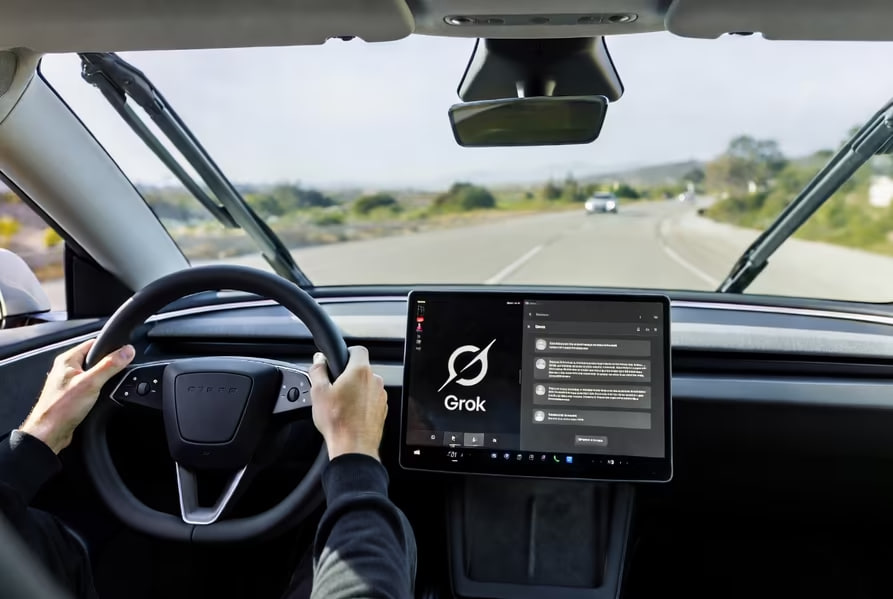 Tesla avtomobillarida Grok orqali tabiiy ovozli boshqaruv paydo bo‘ladi