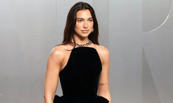 Dua Lipa Portugaliyada o‘z kutubxonasini ochdi