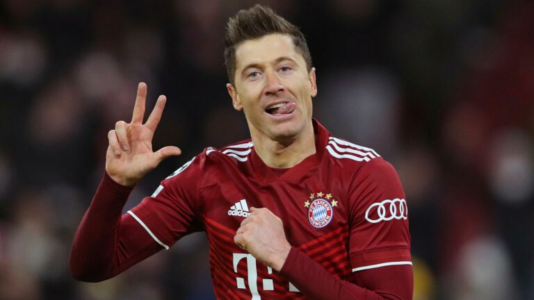 Robert Lewandowski Agrees to Join Chicago Fire