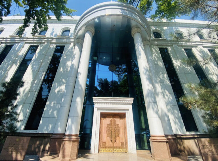Здание Агентства по управлению госактивами выставили на продажу: начальная цена — 165,5 млрд сумов
