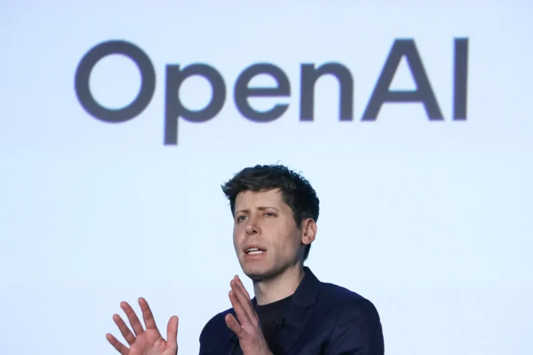 «Привет, ChatGPT»: OpenAI хочет превратить ИИ в «умную» колонку