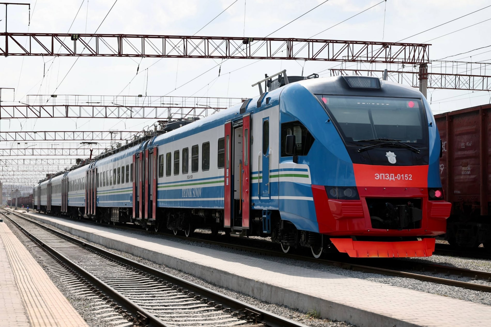 Toshkent–Bekobod yo‘nalishida elektropoyezd qatnovi yo‘lga qo‘yildi