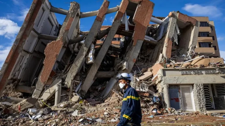 Toddler Pulled Alive from Venezuelan Earthquake Rubble After Six Days