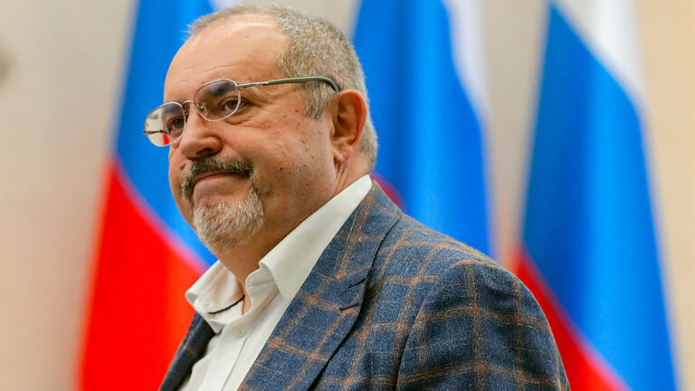 Бориса Надеждина доставили в полицию после задержания