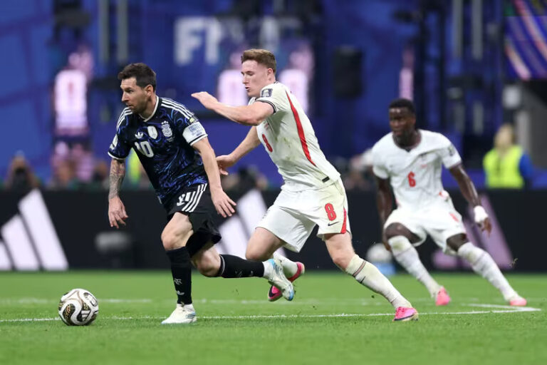 Super kambek! Argentina so‘nggi soniyalarda Angliyani mag‘lub etib, JCh finaliga chiqdi