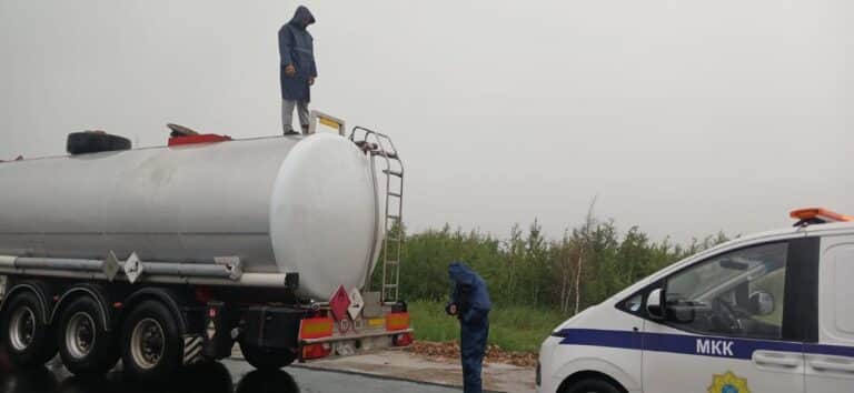 Benzin eksporti: Qozog‘iston O‘zbekistondan transportlar kirishini chekladi