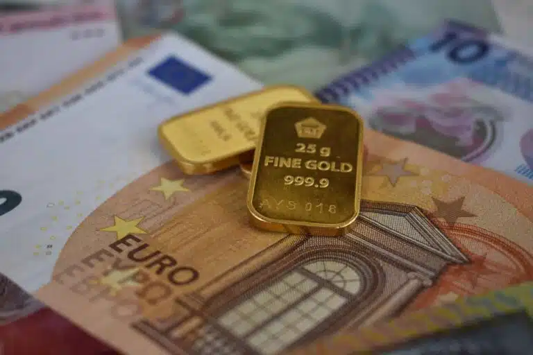 Активы Узбекистана за месяц просели с $70,5 млрд до $63,7 млрд