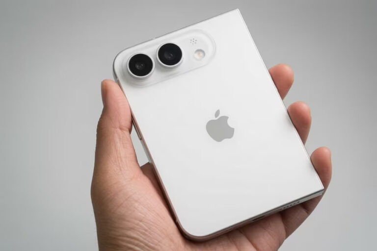 Ilk bukiluvchi iPhone 2500 dollardan sotilishi kutilmoqda