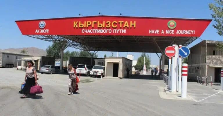 Qirg‘iziston O‘zbekiston bilan chegaradagi nazorat punktida korrupsiya sabab 27 xodimni hibsga oldi