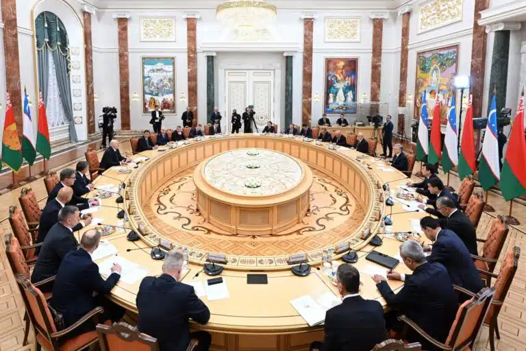 Mirziyoyev va Lukashenko strategik sheriklik deklaratsiyasini imzoladi