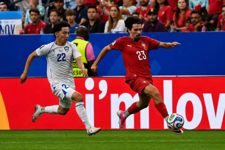 Abbosbek Fayzullayev JCh-2026’ning eng tezkor futbolchilari qatoriga kirdi