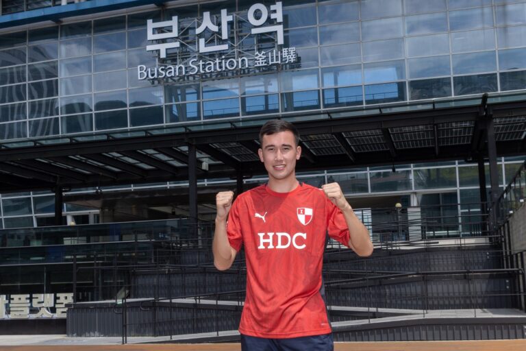 Otabek Ahadov Janubiy Koreyaning «Busan» klubiga o‘tdi
