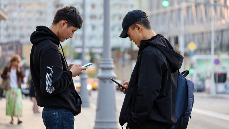Rossiyaga ishlashga borgan migrantlar telefon xarid qilishi shart bo‘ladi