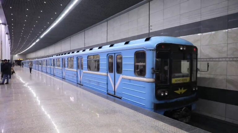 Toshkent metrosining ish vaqti 2,5 soatga qisqartirildi
