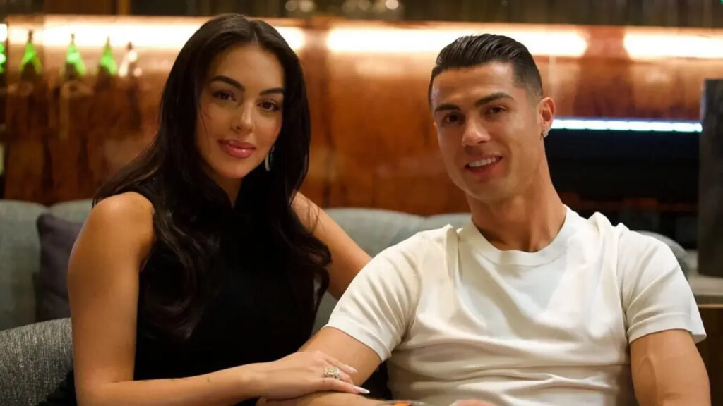 Ronaldu ta’tildan romantik videoni ulashdi