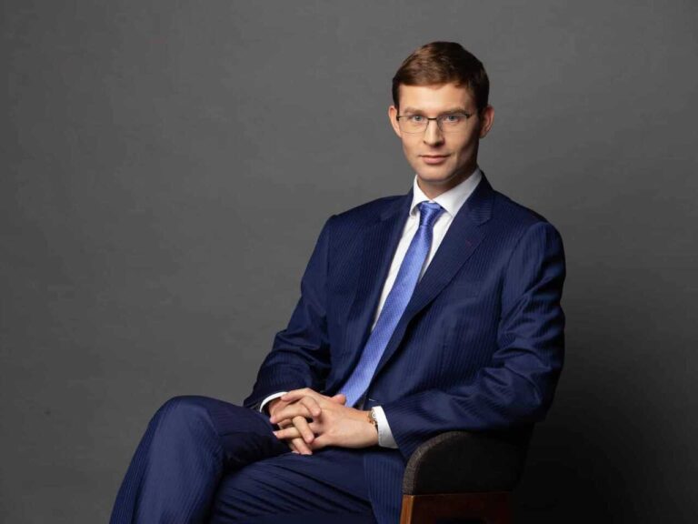 Карпов назвал Тимура Турлова главным фаворитом на выборах президента FIDE
