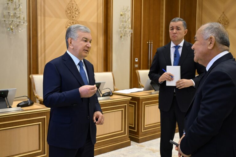 От 1,1 млн тонн бензина до суперкомпьютера: Мирзиёеву рассказали о развитии нефтегазовой отрасли