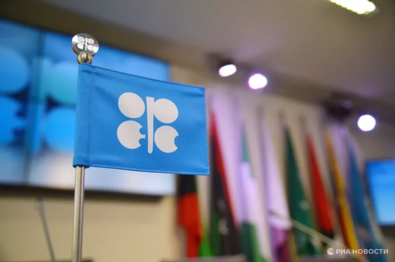 Нефти станет больше:  в ОПЕК+ договорились увеличить добычу с сентября