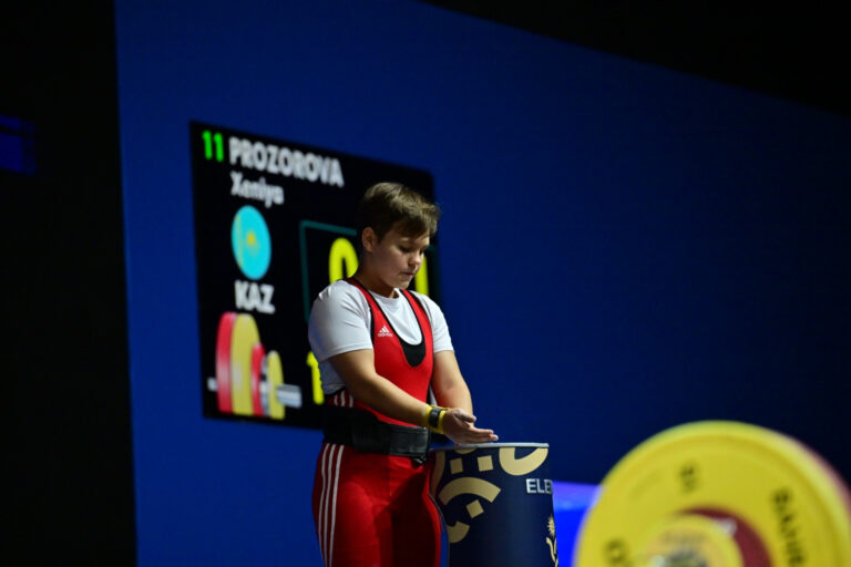 Kazakh female weightlifter smashes three world records in Uzbekistan