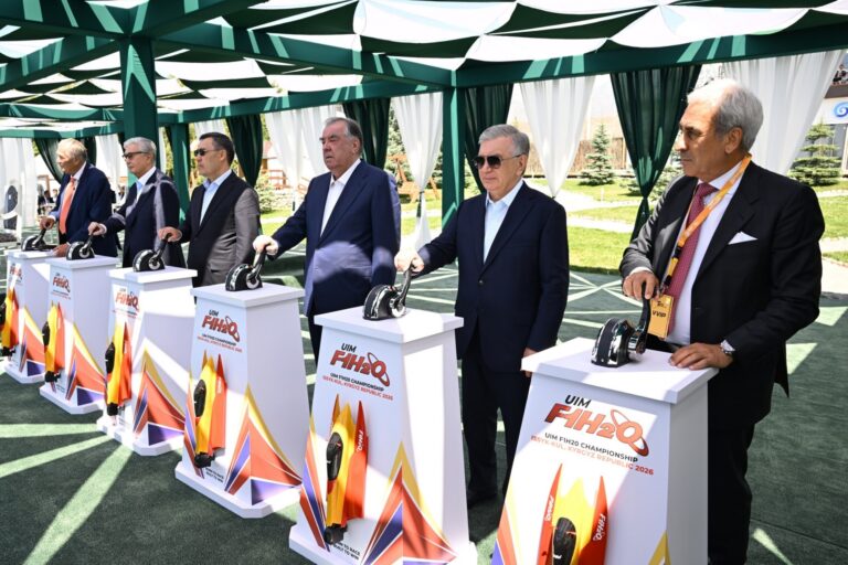 Central Asian Leaders Launch F1H2O Grand Prix on Lake Issyk-Kul