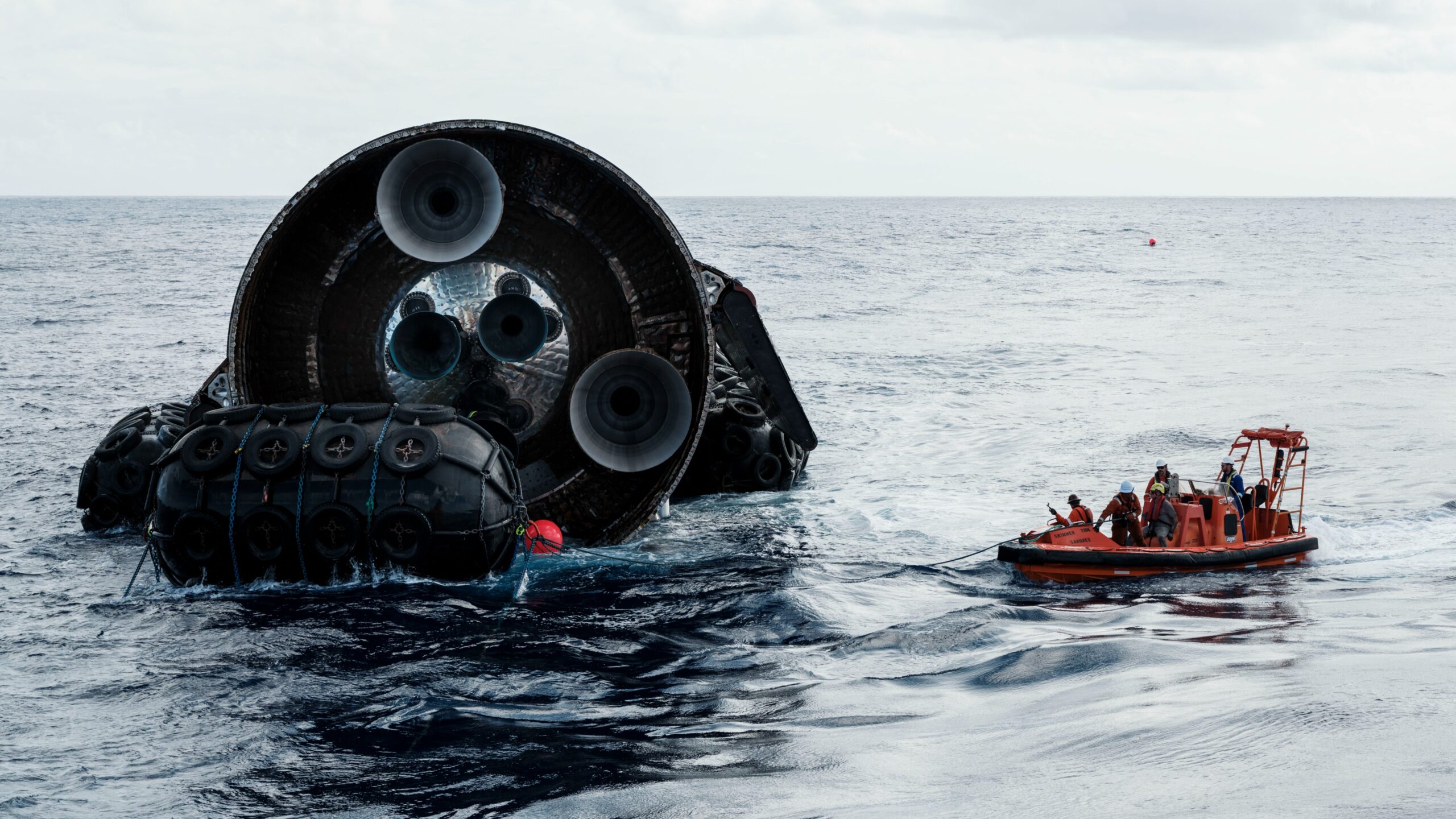 SpaceX struggles to salvage intact Starship from Indian Ocean