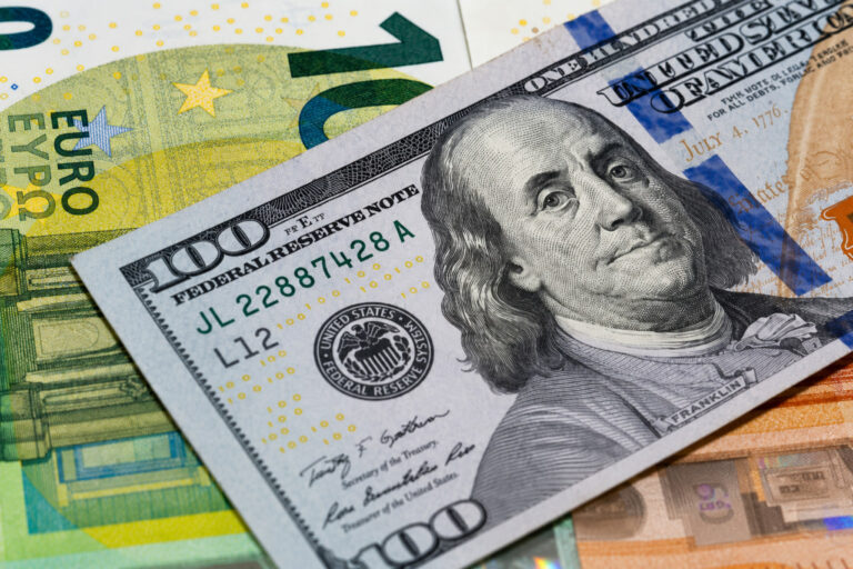 Dollarning yangi tayanchi: kapital oqimi AQSh valyutasi rolini qanday o‘zgartirmoqda